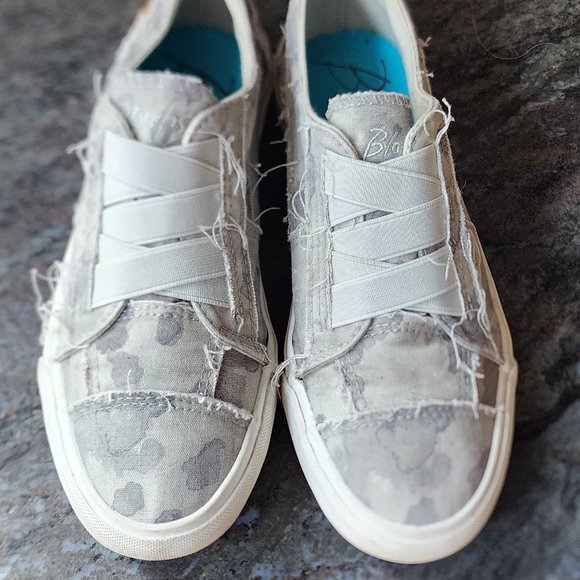 Blowfish Malibu Gray Camo Slip-On Canvas Sneakers Size 6 - Picture 7 of 16